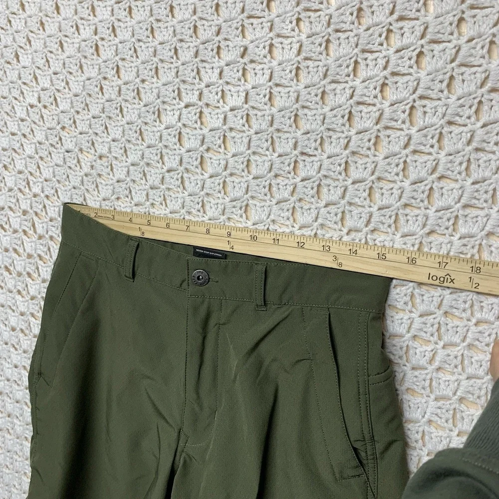 The North Face Shorts Mens Size 30 (30x7) Olive Green Performance Hiking Walking